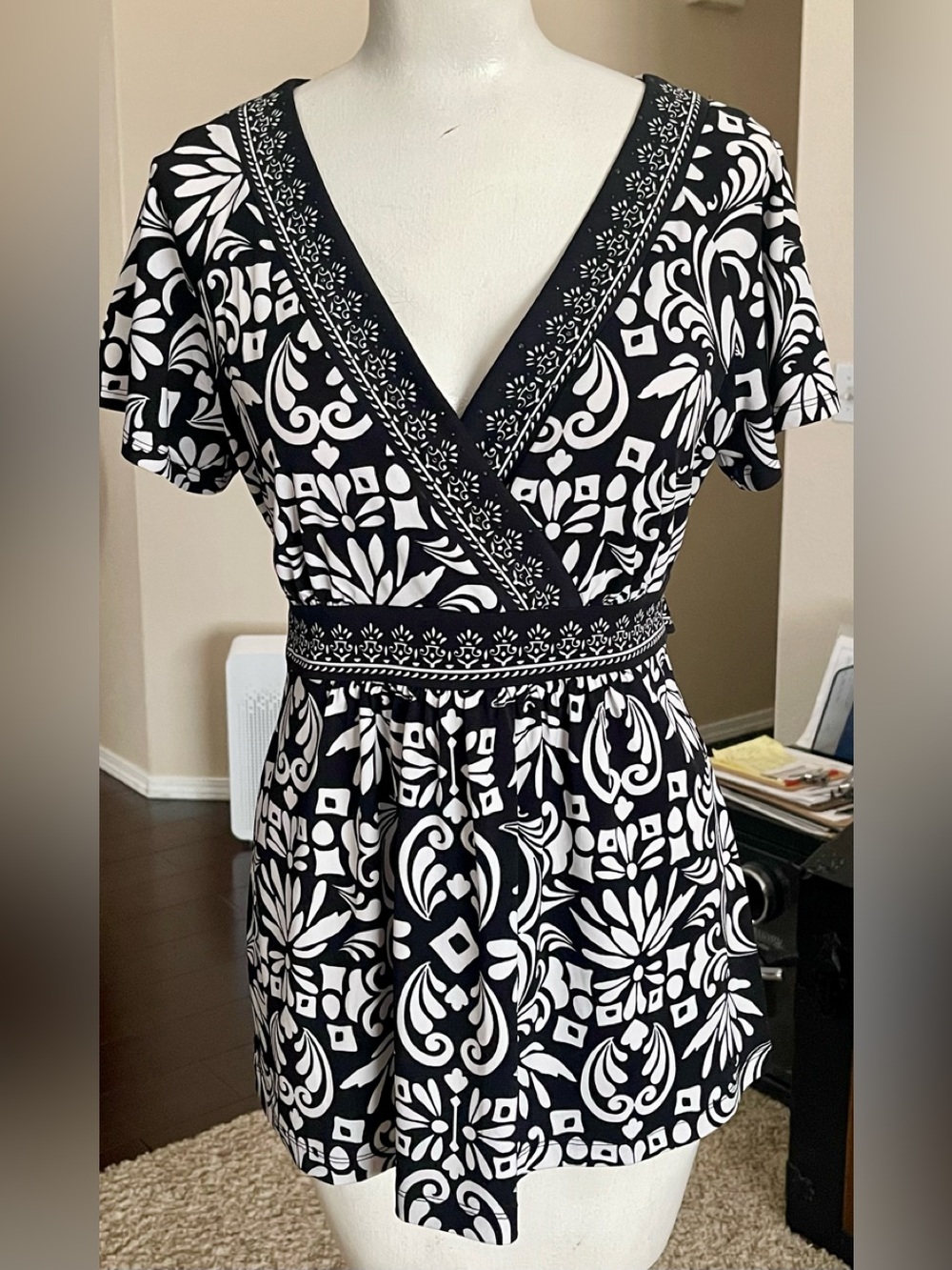 Apt. 9 Black and White Floral-Print Wrap Top